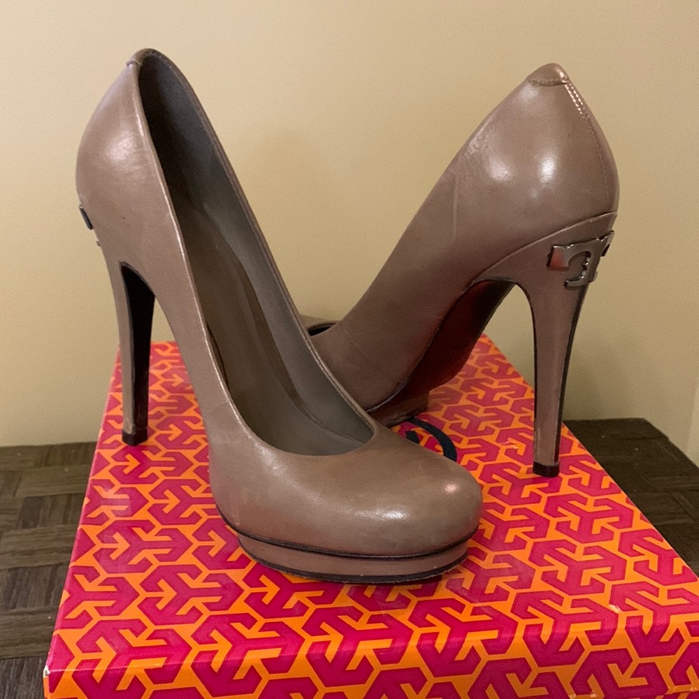 Tory Burch pumps